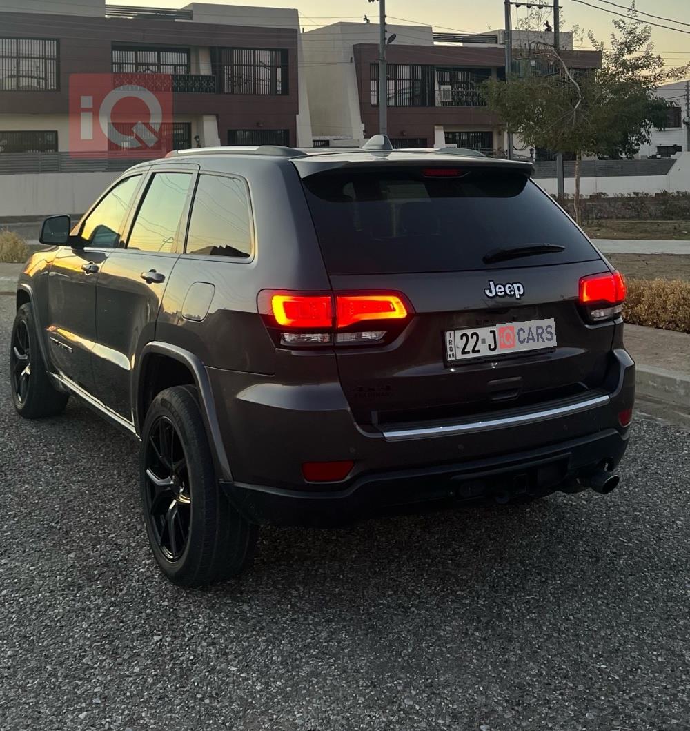 جیپ گراند شیرۆکی